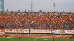 Persija saat masih berkandang di Stadion Lebak Bulus (Foto: Football Tribe)