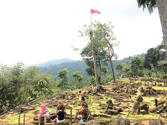 Salah satu situs populer di Jawa Barat, Gunung Padang