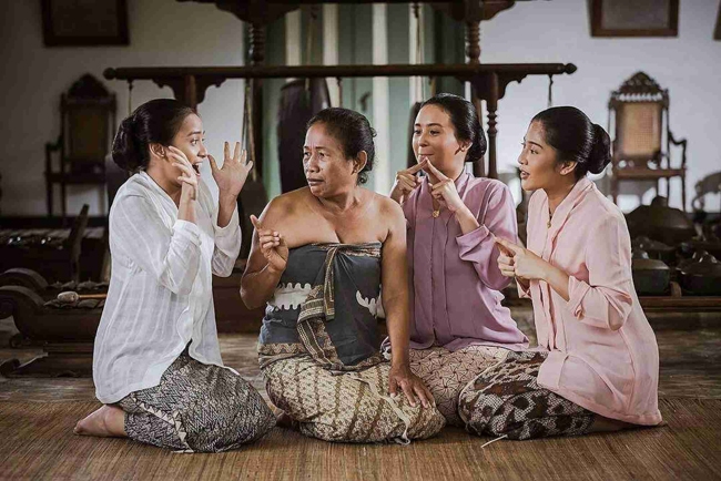 Adegan dalam film Kartini (courtesy wanitaindonesia.co.id)