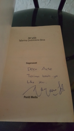 Buku saya sudah ditandatangani langsung oleh sang penulis yaitu mbak Gana (dokpri)