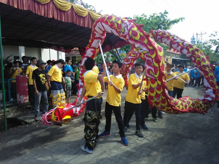 barongsai1-58fdc2f0d6937385263dcc87.jpg