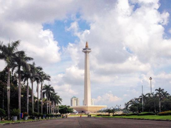 Sumber: https://www.tripadvisor.com/LocationPhotoDirectLink-g294229-d379339-i185027219-National_Monument_MONAS-Jakarta_Java.html