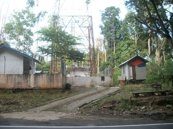 4. Satu Dari Banyak BTS (Base Transciver Station) Yang Beroperasi Di Tahura Suharto I Sumber : Dokumen Pribadi