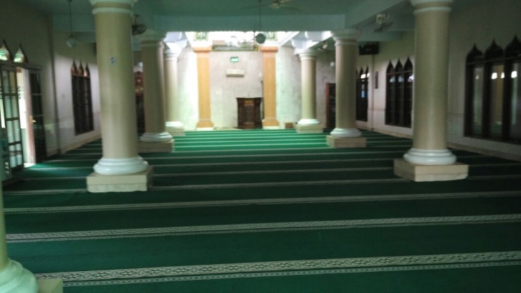 Bagian dalam sebuah masjid (dokpri)