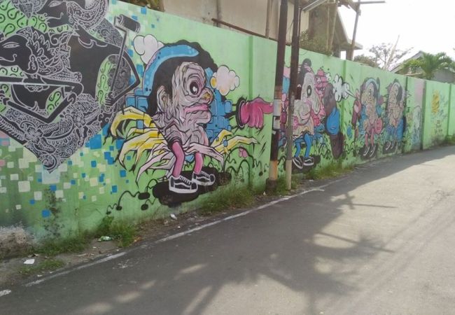 Mural Punokawan di Jalan Margosari (foto: dok pri)