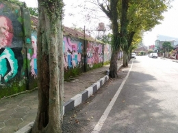 Mural di Jalan Monginsidi sepanjang 200 meter (foto: dok pri)