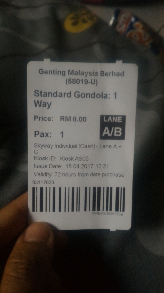 tiket standard gondola : only RM. 8.00 cuy...ini tanggal 18 April 2017 kemarin loh