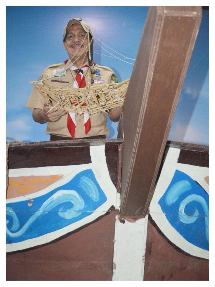 Berlatih Tali temali di Pameran Kemendikbud oleh Berty Berlatih Tali temali di Pameran Kemendikbud oleh Berty