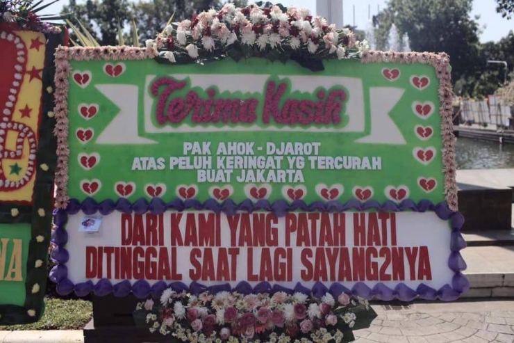 Karangan Bunga untuk Pak Ahok, (Sumber Facebook, Gubernur Jakarta)