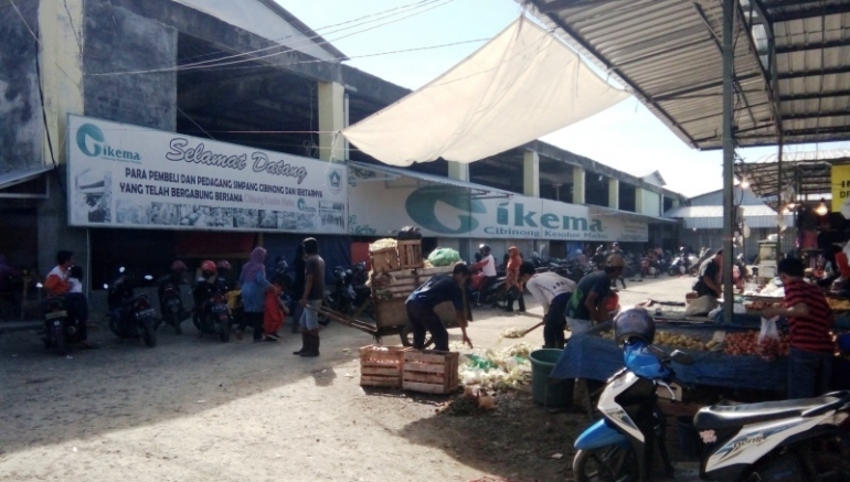 Pasar Cikema (Foto: Pribadi)