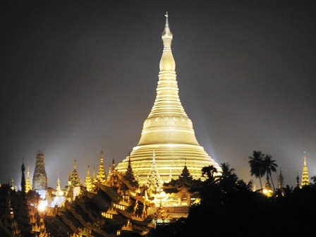 Eksotisme Pagoda Shwedagon di Malam Hari (Dokpri)