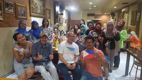 Meet-up para postcrosser di Jakarta, 29 April 2017. (Foto: Trie Wahyuni/Komunitas Postcrossing Indonesia)