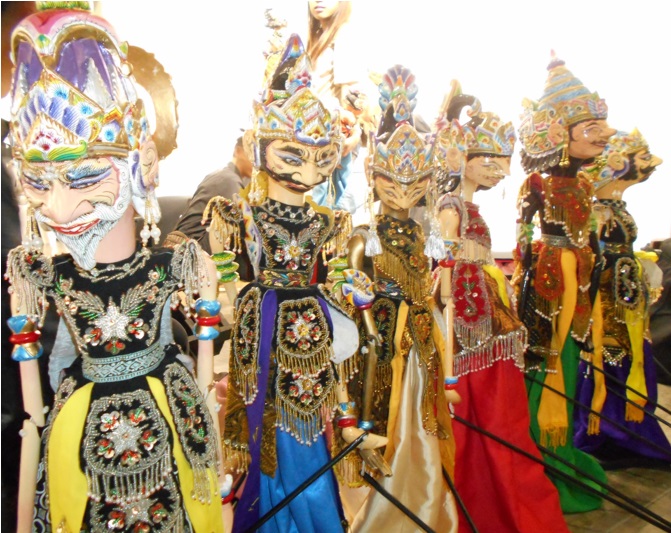 Karakter wayang golek Indonesia pada kisah Ramayana dan Mahabharata. (foto pribadi)