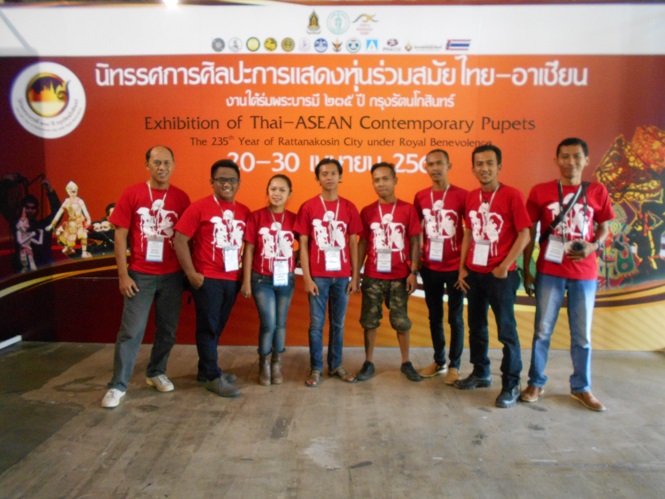 Tim Indonesia yang dikoordinasi oleh Kementerian Pendidikan dan Kebudayaan pada ASEAN Puppet Festival. (foto pribadi)