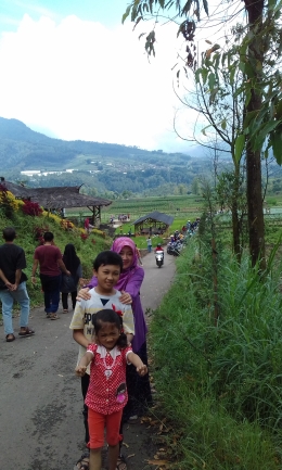 Susana jalan masuk menuju Desa Wisata Pujon Kidul saat liburan (24/4/2017)/Dok. Pribadi
