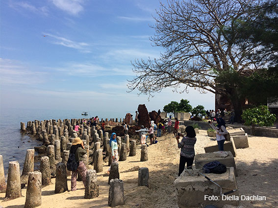 Panorama Pulau Kelor dari pantai