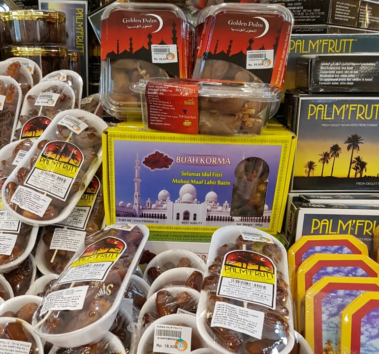 Supermarket telah menyiapkan penganan Ramadhan