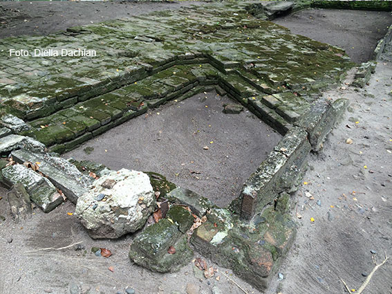 Sisa benteng di Pulau Onrust