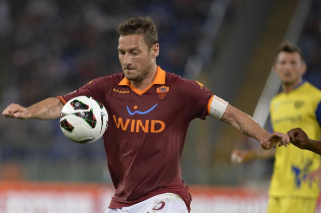 http://www.rainews.it/dl/rainews/media/totti-compie-38-anni-buon-compleanno-capitano-9197b7fa-ffbe-4a4b-b1c4-d8356bede9a2.html#foto-33