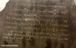 Tulisan beraksara Jawa dan berbahasa Sunda Buhun di Prasasti Batutulis