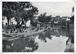 Sungai Ciliwung ketika masih bersih (Foto: The Netherlands Indies, Vol. 3, no. 1-2, Jan. 1935)