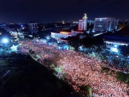 Ribuan lilin menyala diKota Surabaya