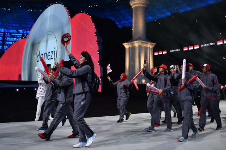 Kontingen Indonesia saat defile pada upacara pembukaan Islamic Solidarity Games 2017 di Baku, Azerbaijan. (sumber foto: baku2017.com)