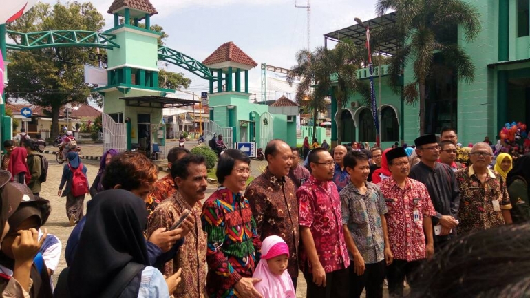 Bersama Kak Seto, Ka.Dindik Bms,Rektor IAIN Pwt,Kepala PP PAUD dan DIKMAS Jateng_dokpri