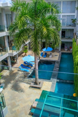 Pemandangan dari Atas Kamar Tipe Studio AqVa Hotel & Villas Legian Bali / dap