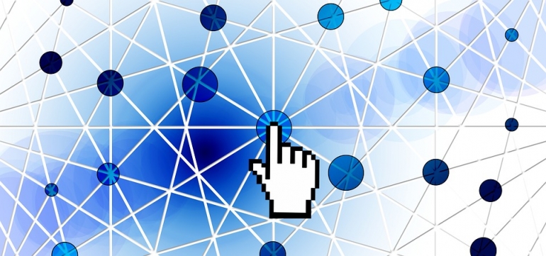 gambar dari: https://pixabay.com/en/internet-network-finger-touch-hand-1651162/