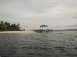 Dermaga kecil di Pulau Bokori (foto by widikurniawan)