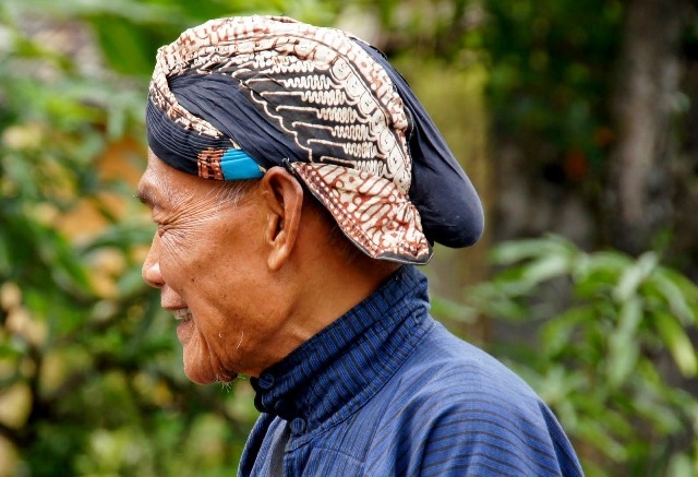 Makna Blangkon  bagi Orang Jawa  oleh Dewi Sundari  Makna Blangkon  bagi Orang Jawa  oleh Dewi Sundari