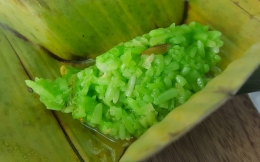Tape beras dengan aroma dan cita rasa yang unik sebagai pelengkap Es Dawet Onggok (dok. pri).