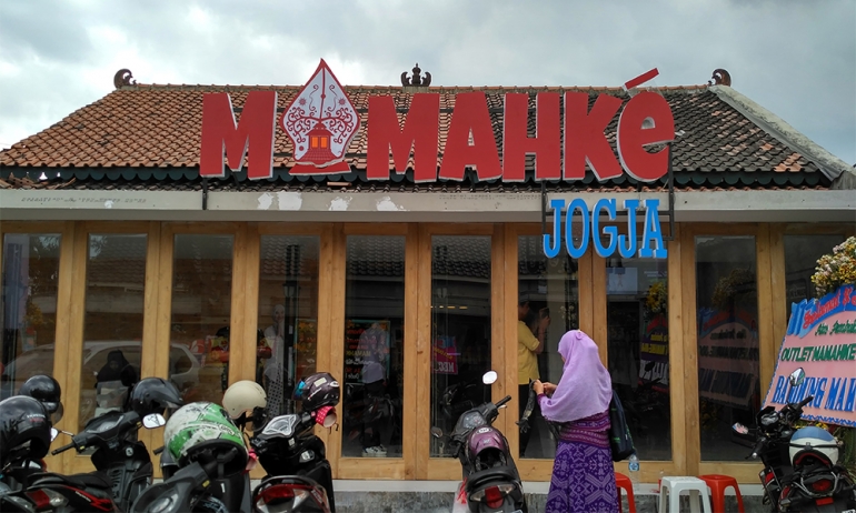 Oulet MAMAHKE di Jogja (@angtekkhun)