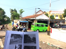 Menurut buku Danasasmita, perlintasan kereta api dekat kantor Camat Bogor Selatan ini terletak pada bekas parit