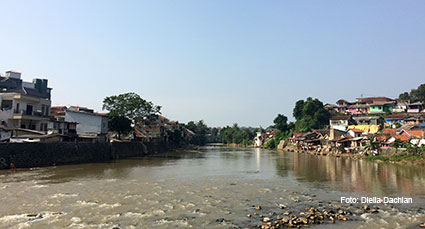 Sungai Cisadane dari Bendungan Cisadane di dekat Empang