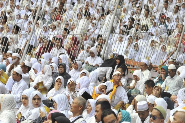 Jemaah umrah terlantar di Jeddah, Saudi Arabia (Foto, Metronews.com)