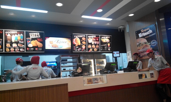 Suasana Comfy Di Restoran KFC Hasan Basri Samarinda I Dokumen Pribadi