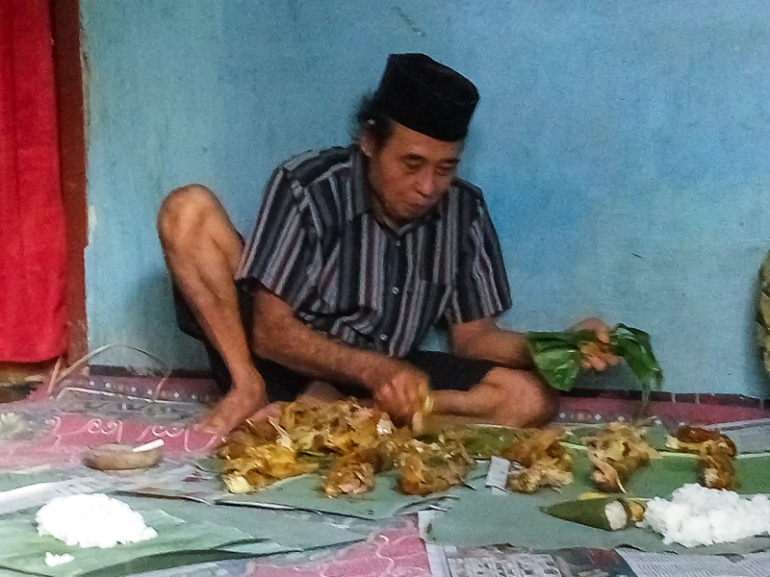 cara membagi ayam panggang, sederhana