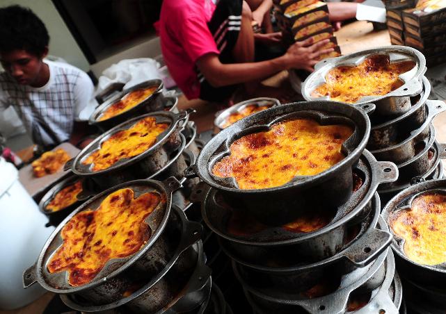Kue Bingka khas Banjarmasin yang jadi primadona di bulan Ramadan. (sumber foto: viva.co.id)
