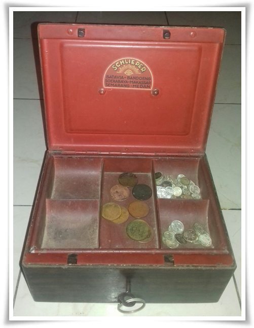 Cash box dilengkapi kunci (Dokpri)