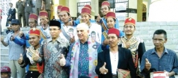 Dubes AS Joseph Donovan bersama Gubernur NTB, Muhammad Zainul Majdi di Islamic Center NTB.(Foto/The Jakarta Post)