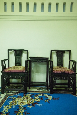 kursi pemberian dari Laksamana Raja di Laut kepada Sultan Siak, Syarif Kasim II. | Dokumentasi pribadi
