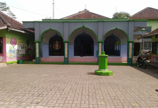 Masjid Hasan Ma'arif di Kecandran, Kota Salatiga (foto: dok pri)