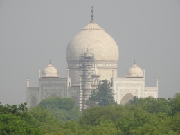 Taj Mahal dari Jendela Hotel (Dokpri)