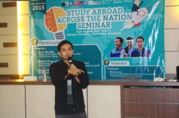 Saat mengisi acara bertemakan studi luar negeri di Universitas Brawijaya, Malang