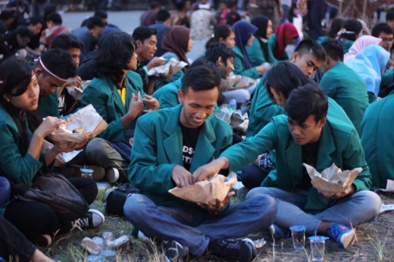 kebersamaan para mahasiswa (dok. @berandajogja)