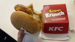 Zuper Krunch, menu terbaru KFC yang renyah membuat selera makan tergugah (Dokpri di KFC Cikini Jakarta) 