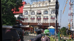Agar tak keroncongan selama perjalanan, yuk nikmati Zuper Krunch di KFC terdekat dari Stasiun Bogor (Dokpri KFC Taman Topi - Kota Bogor)