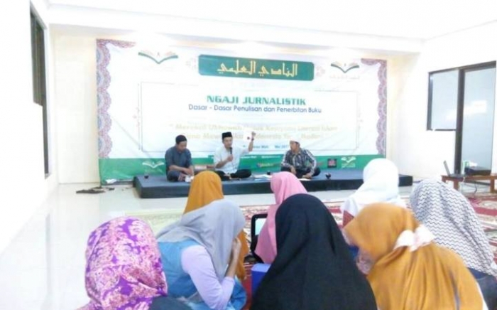 Pengajian Jurnalistik di yayaan Wali (foto: dok Anis)